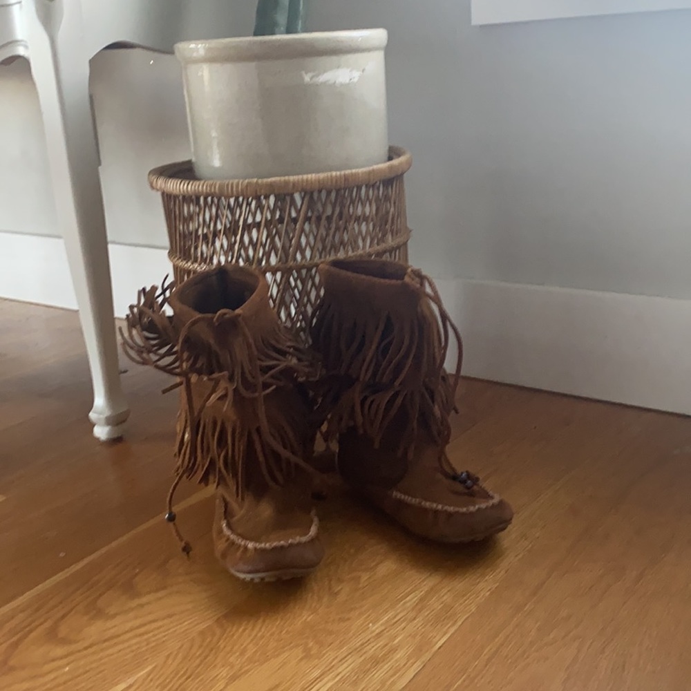 Minnetonka boots - Picture 2 of 3